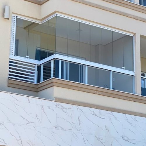 Envidraçamento de sacada